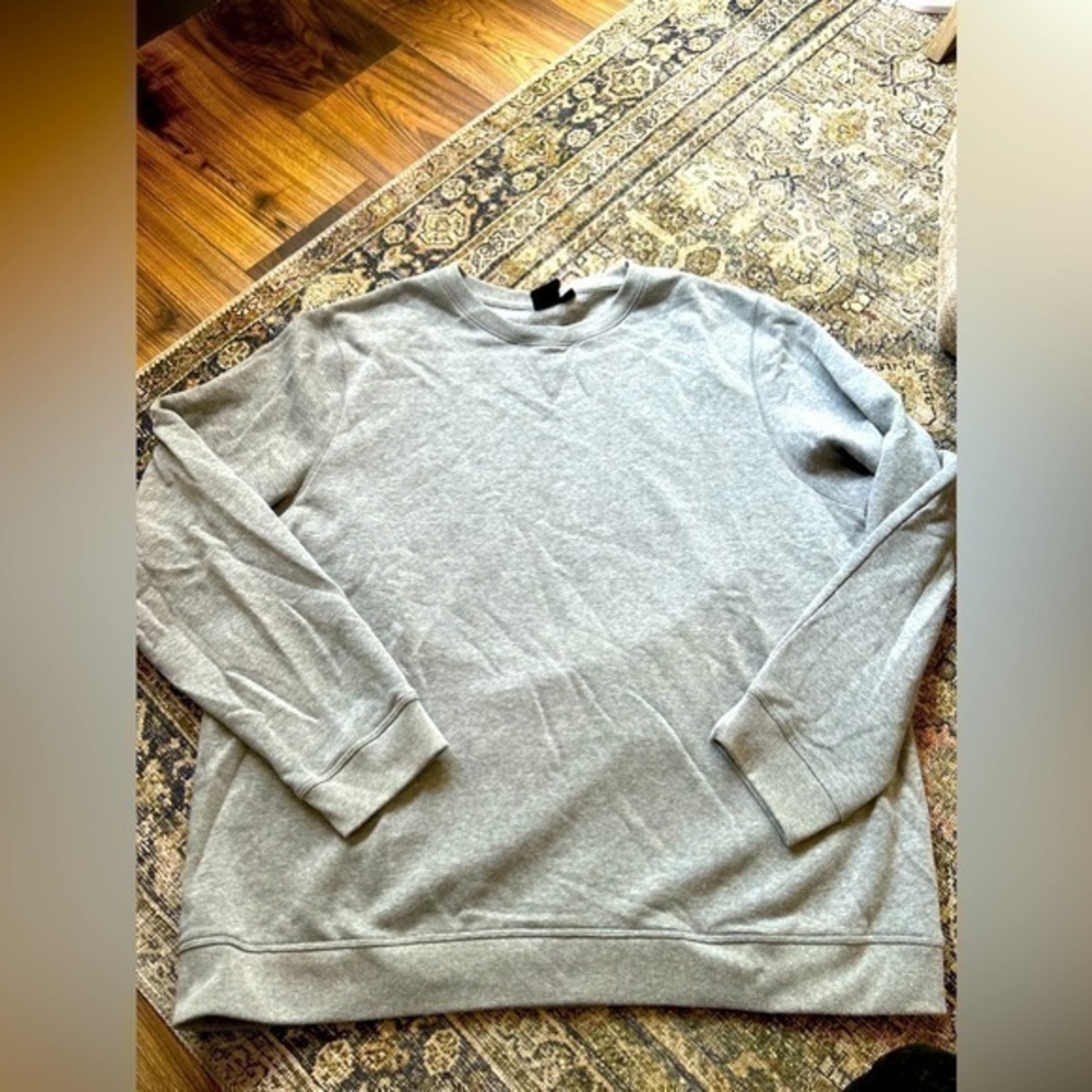 Ideology Men’s grey crewneck sweatshirt